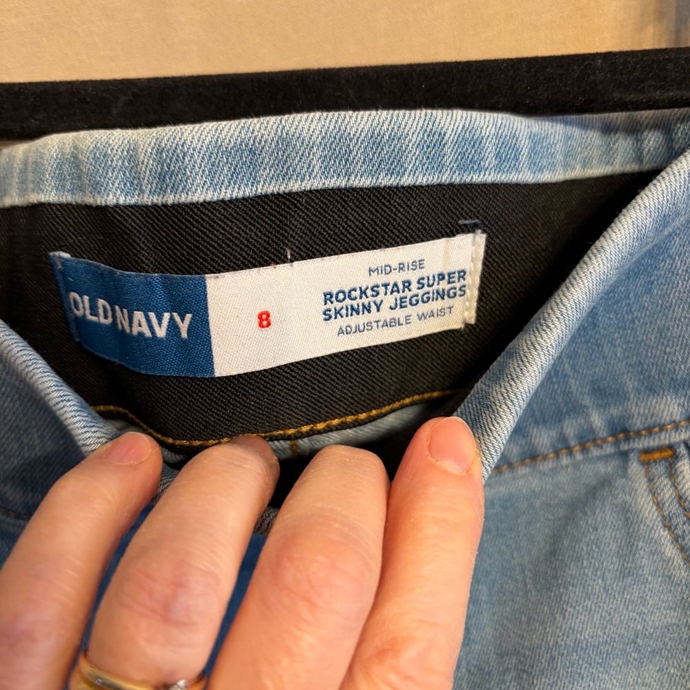 Old Navy Women’s 8 Rockstar Super Skinny Light Wash Women's Jeggings - Picture 3 of 7